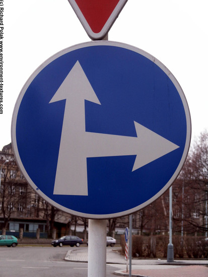 Directional Traffic Signs