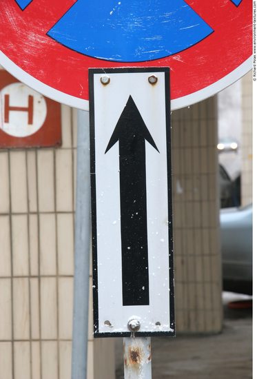 Directional Traffic Signs