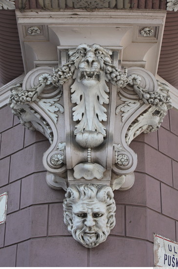 Heads Ornate